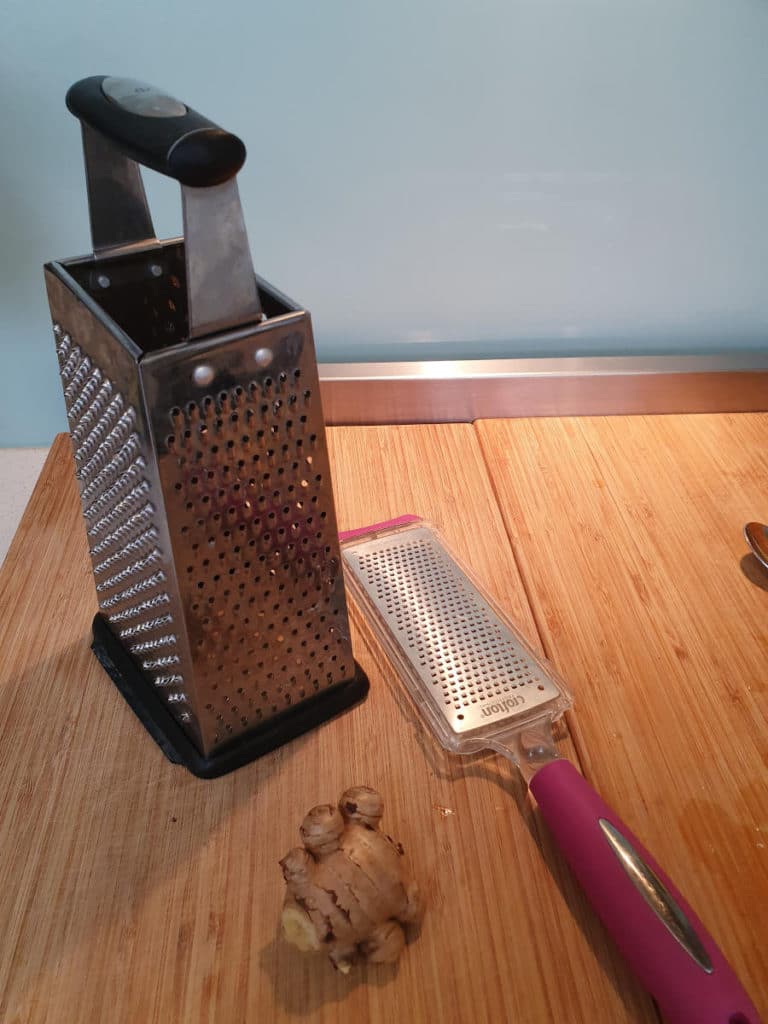 Ginger with grating options