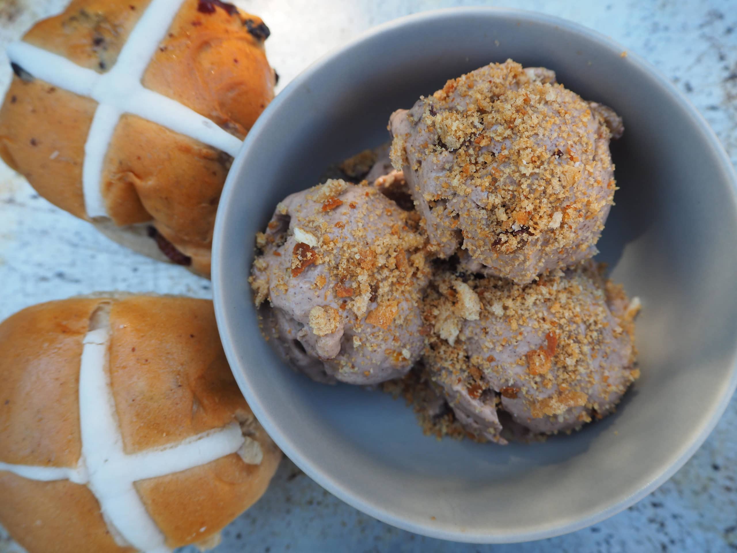 Hot cross bun ice cream