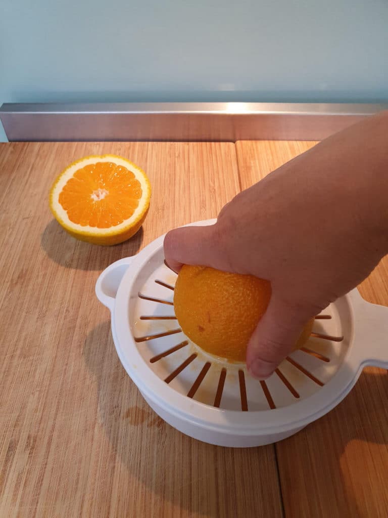 Juicing oranges