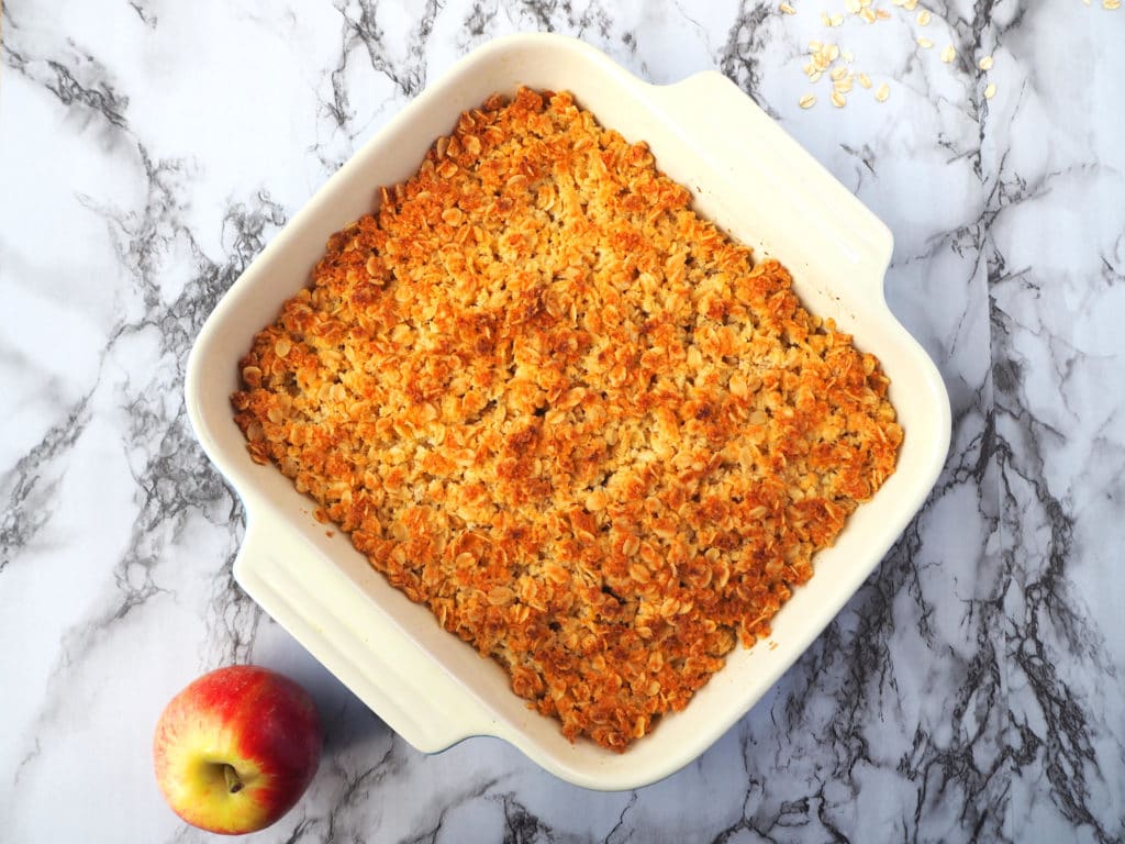 Apple crumble with apple