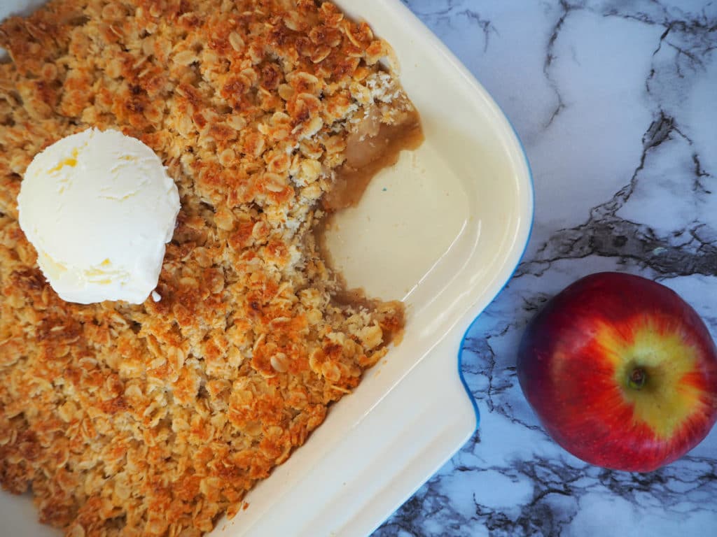 Apple crumble with ice cream