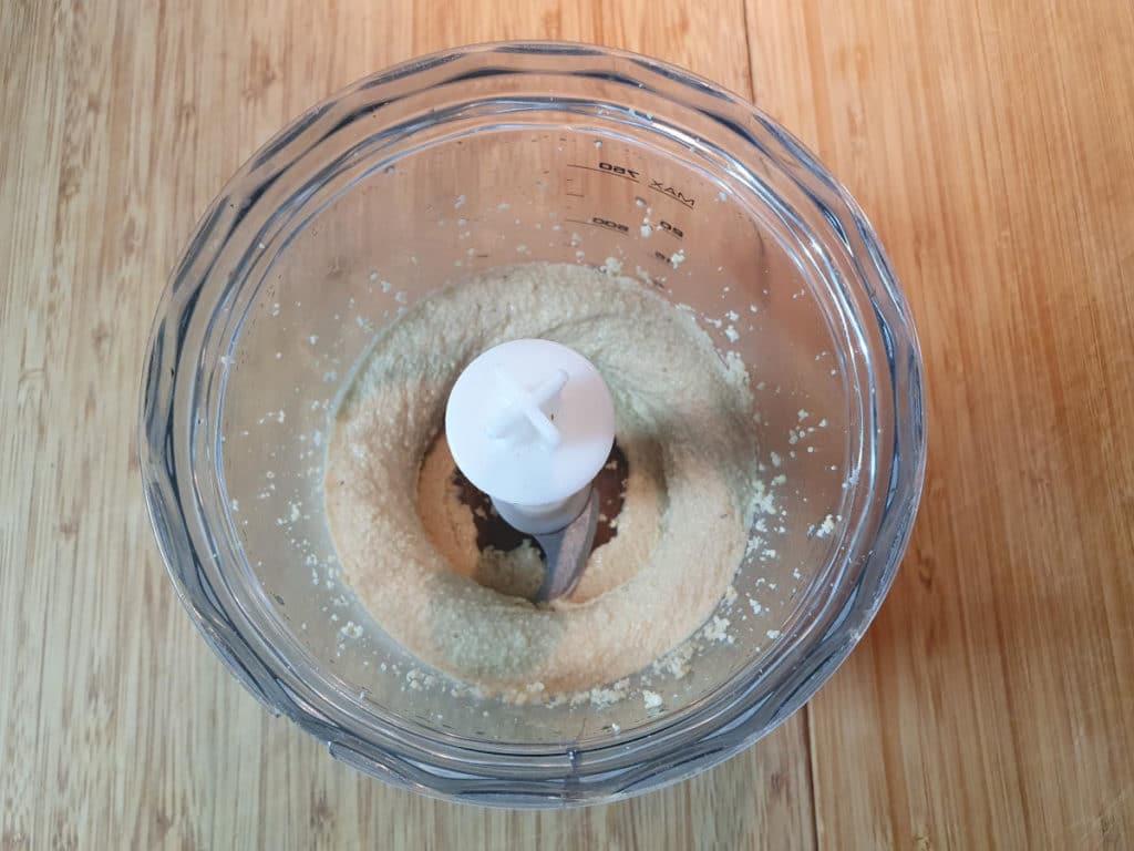Cashew butter with large particles