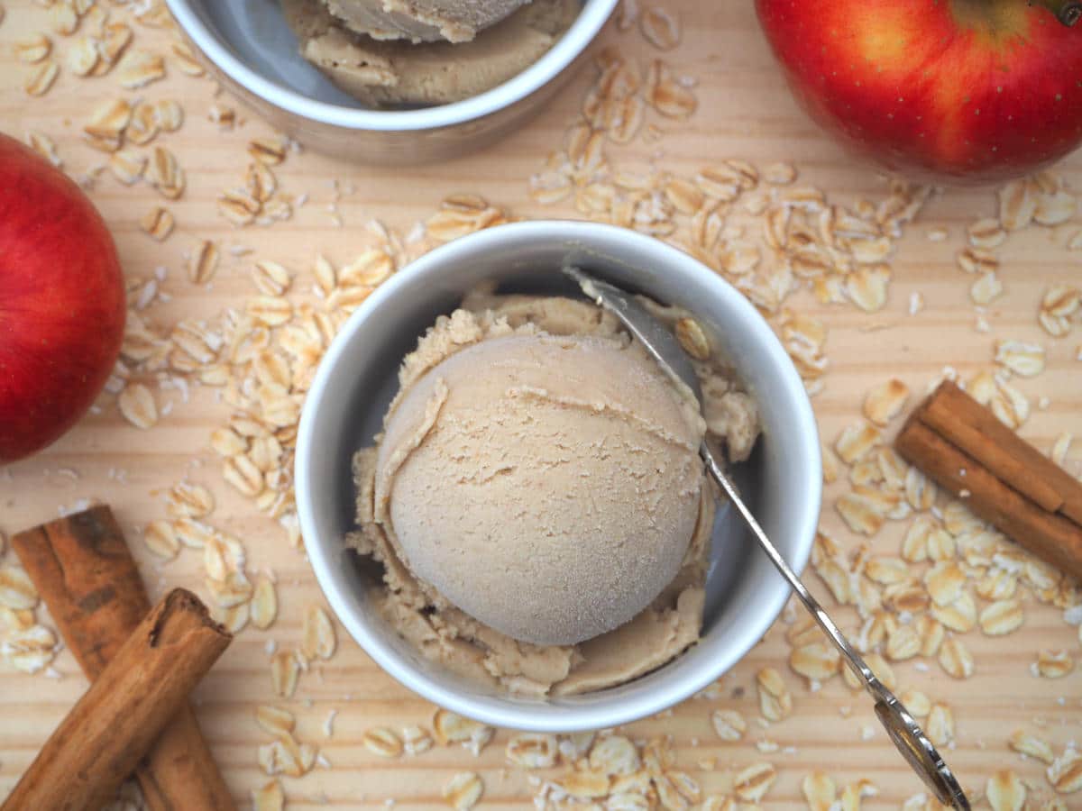 Cinnamon apple oat ice cream without oat sprinkles