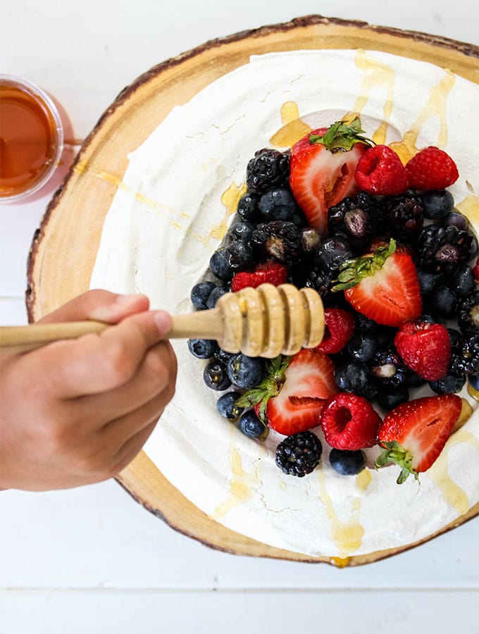 Fresh berry pavlova