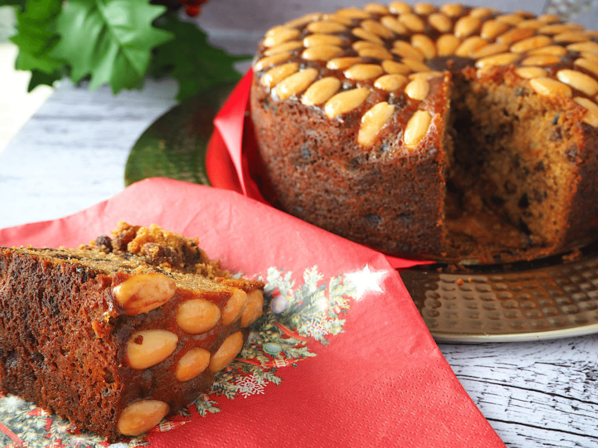 Old Fashioned Fruit Cake - Keep Calm And Eat Ice Cream