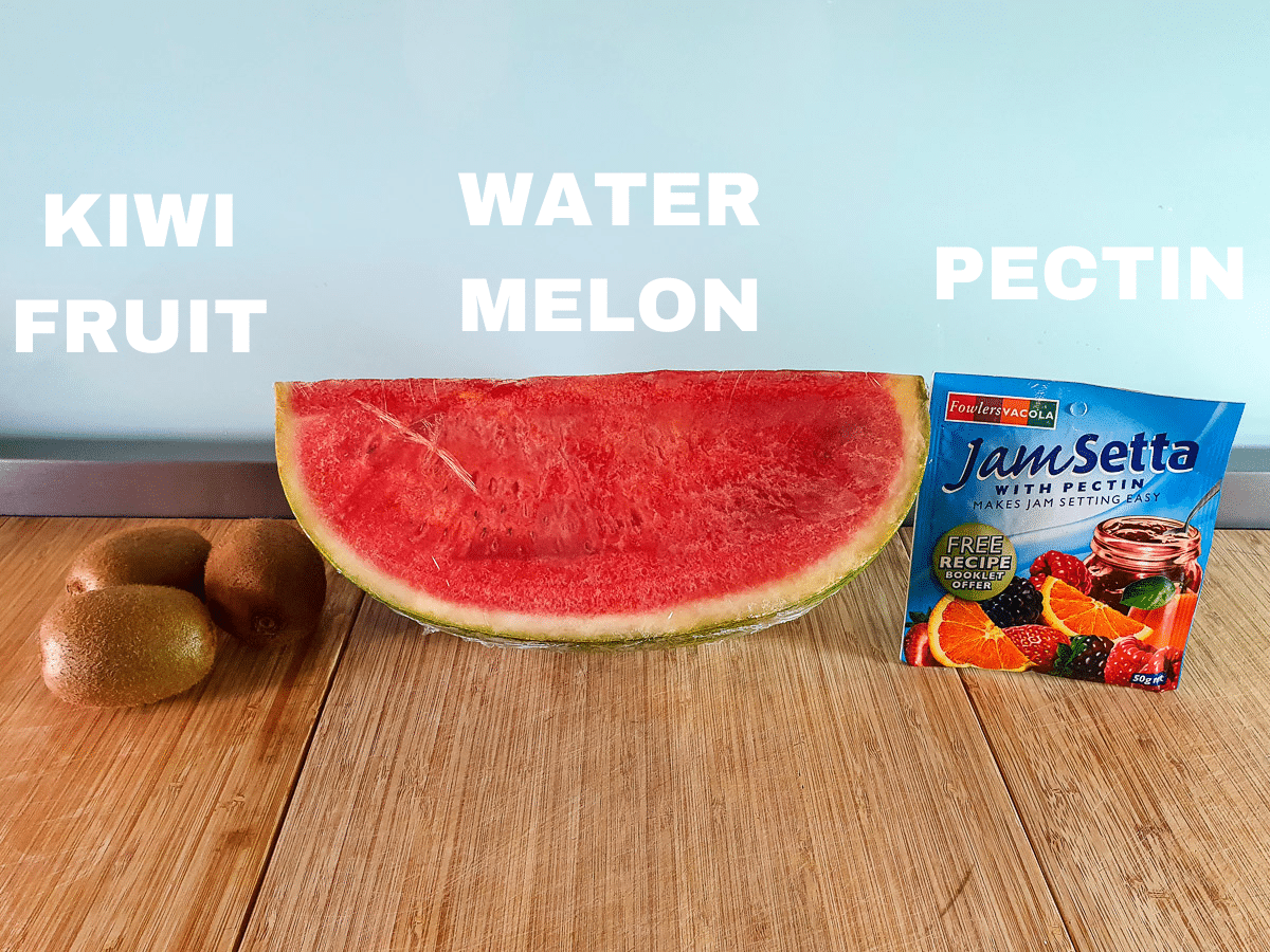 Watermelon ice lollies 4 Watermelon ice lollies ingredients, kiwi fruit, watermelon and jamset or pectin.