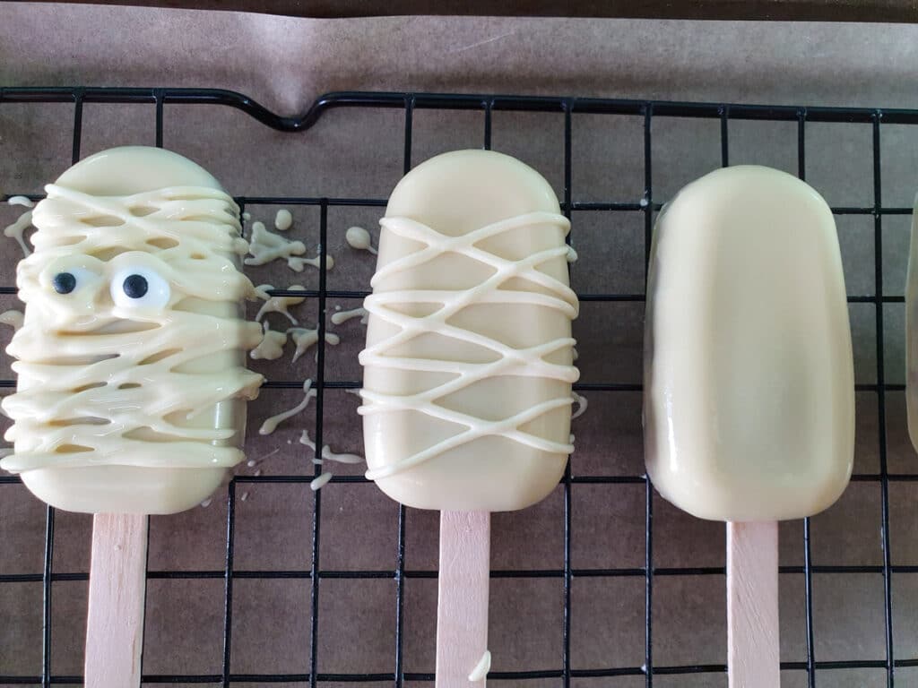 Halloween Cakesicles - Keep Calm And Eat Ice Cream